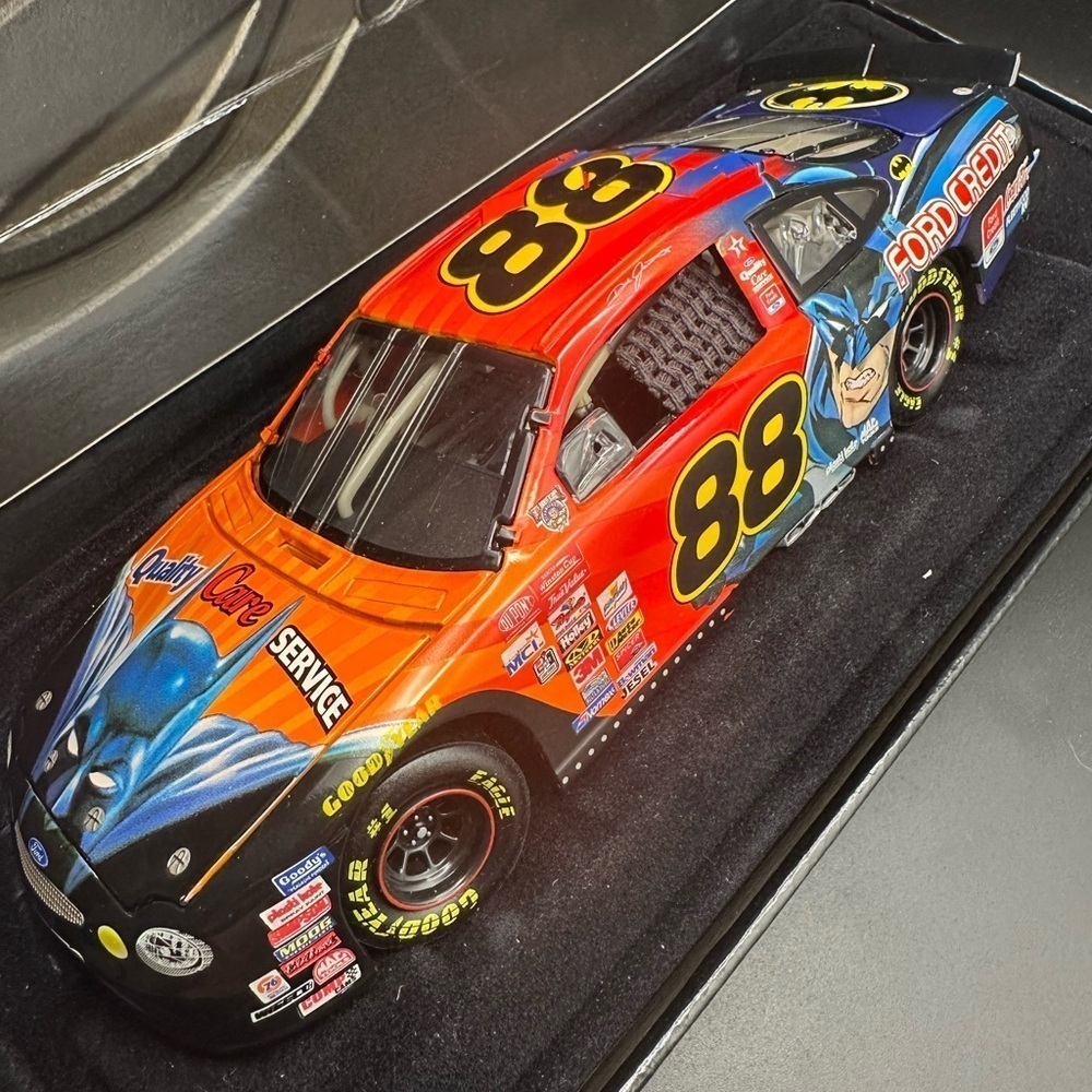 1998 Dale Jarrett Elite 50th Anniversary #88 Batman Ford Credit Die-Cast NASCAR - Picture 7 of 17